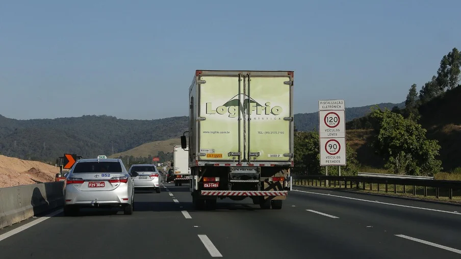 Inmetro aprova projeto para descarbonização de transportes rodoviários